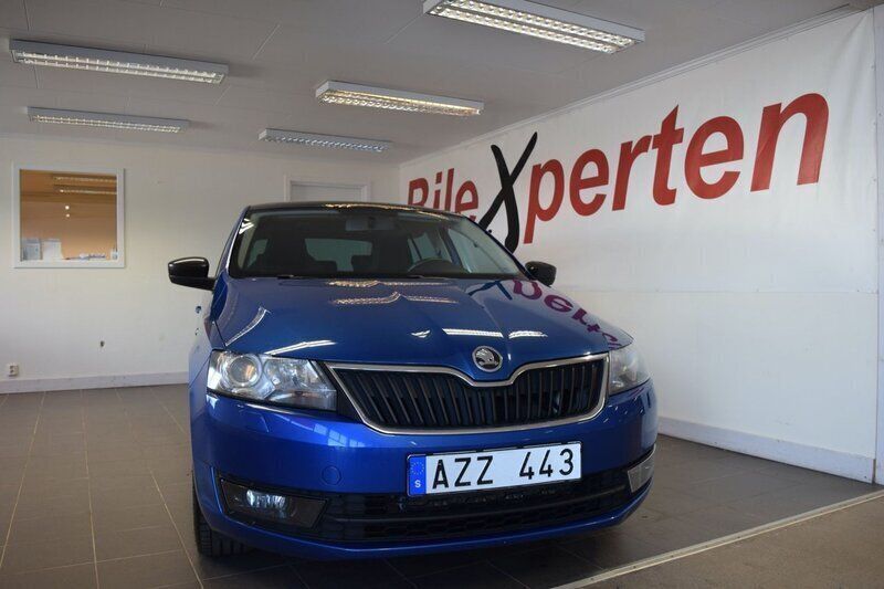 Blå Begagnad 2014 Skoda Rapid Style Halvkombi | 69 900 kr (Marknadspris) - Bild 1/4