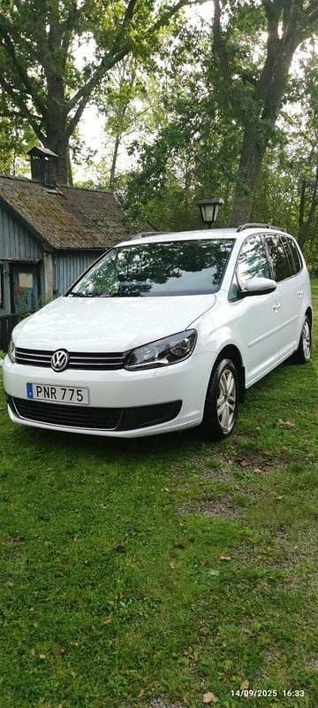 Begagnad 2015 VW Touran Minibuss | 55 000 kr (Marknadspris) - Bild 1/4