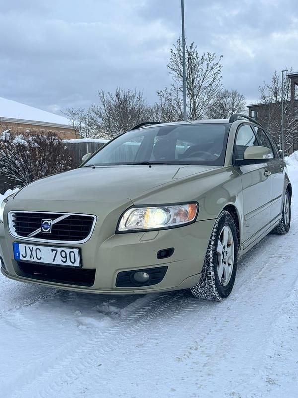 Begagnad 2010 Volvo V50 Kombi | 34 900 kr (Marknadspris) - Bild 1/4