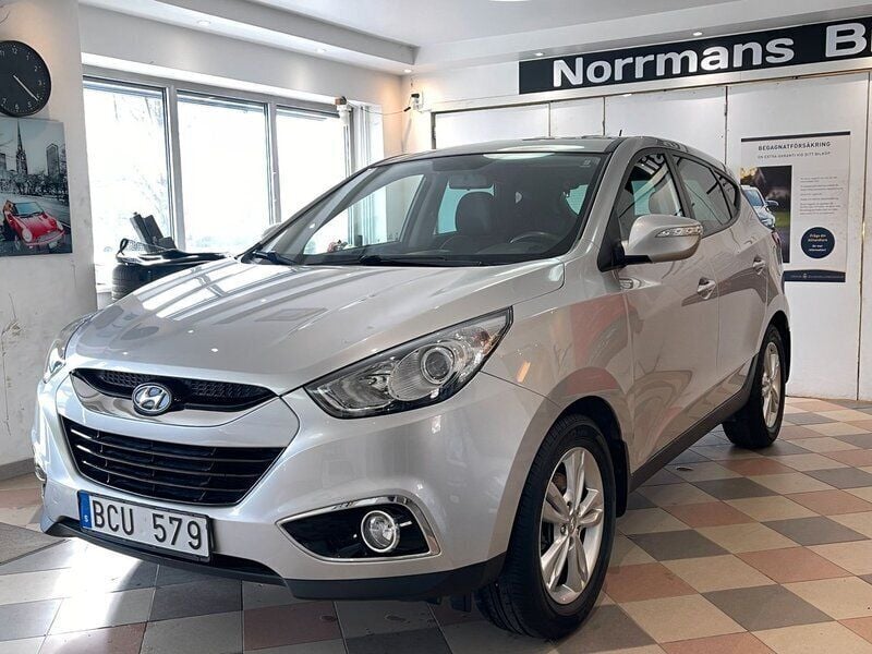 Silver Begagnad 2012 Hyundai ix35 SUV | 119 000 kr (Marknadspris) - Bild 1/4