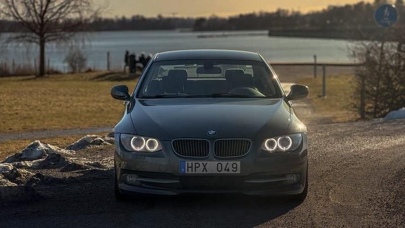 Begagnad BMW 325 204 HK (150 kW) 2010 Sportkupé