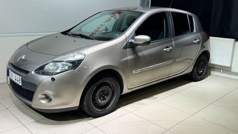 Begagnad Renault Clio R.S. 101 HK (74 kW) 2010 Ljusbrun Halvkombi