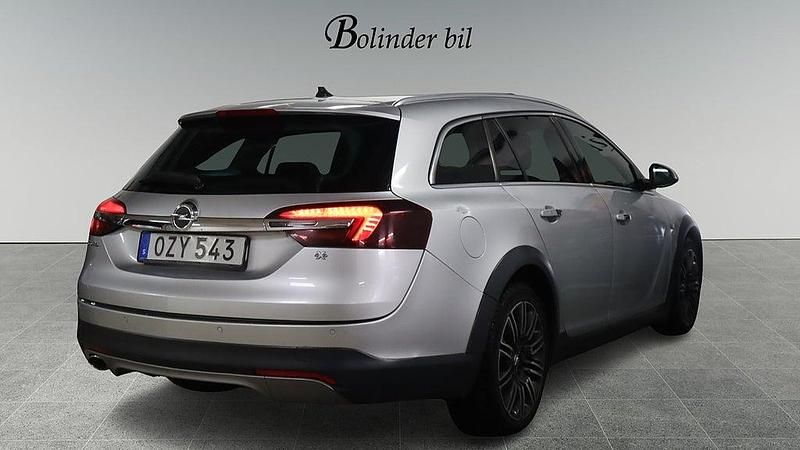 Begagnad Opel Insignia Country Tourer Business 170 HK (125 kW) 2016 Grå Kombi