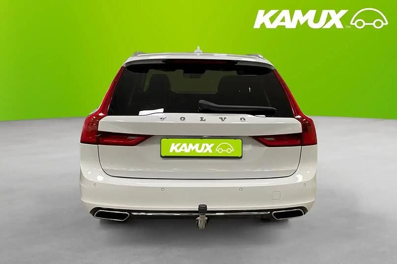 Begagnad Volvo V90 Inscription 150 HK (110 kW) 2019 Vit Kombi