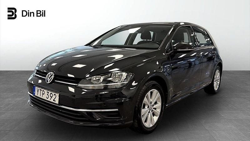 Grå (urano grey) Begagnad 2018 VW Golf VII Halvkombi | 174 900 kr (Marknadspris) - Bild 1/4