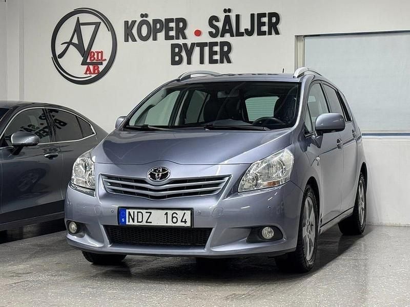 Blå Begagnad 2013 Toyota Verso Minibuss | 109 900 kr (Bra pris) - Bild 1/4