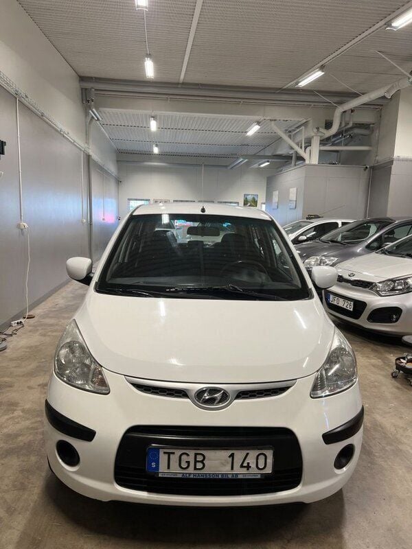 Vit Begagnad 2010 Hyundai i10 Halvkombi | 24 500 kr (Marknadspris) - Bild 1/4
