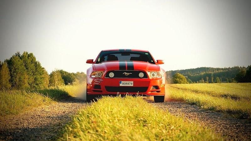 Röd Begagnad 2014 Ford Mustang Sportkupé | 149 900 kr (Superpris) - Bild 1/4