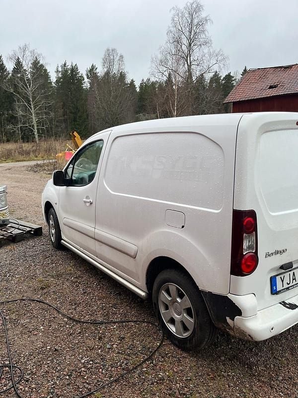 Begagnad Citroën Berlingo 99 HK (72 kW) 2016 Minibuss
