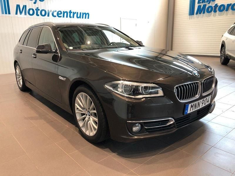 Brun Begagnad 2014 BMW 520 Luxury Line Kombi | 189 900 kr (Dyr) - Bild 1/4
