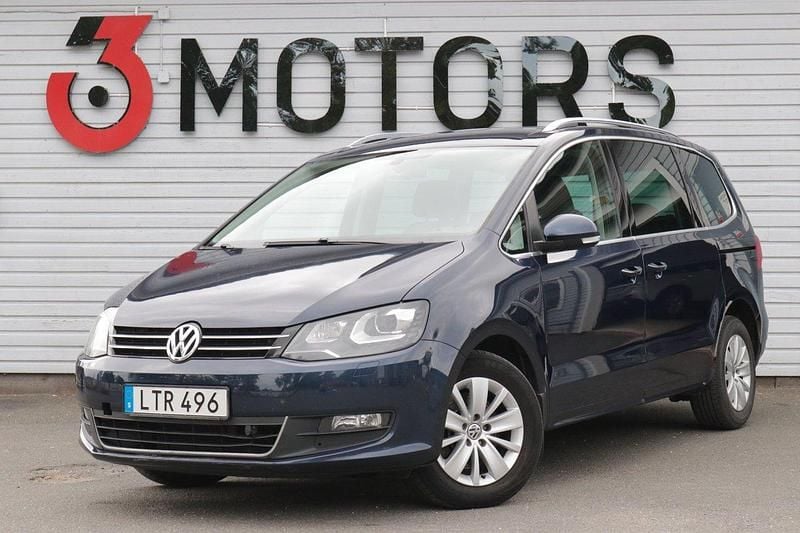 Mörkblå Begagnad 2011 VW Sharan Minibuss | 109 900 kr (Marknadspris) - Bild 1/4
