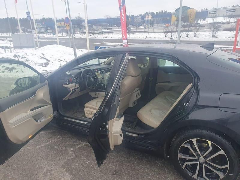 Begagnad Toyota Camry Hybrid 218 HK (160 kW) 2019