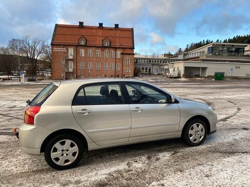 Begagnad 2007 Toyota Corolla Halvkombi | 35 500 kr (Marknadspris) - Bild 1/4