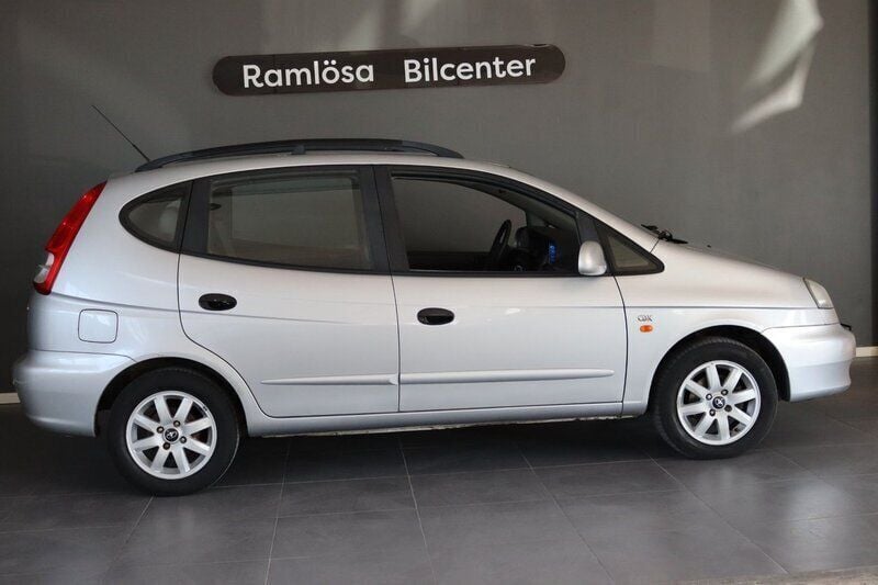 Begagnad Chevrolet Tacuma 122 HK (89 kW) 2003 Silver Minibuss