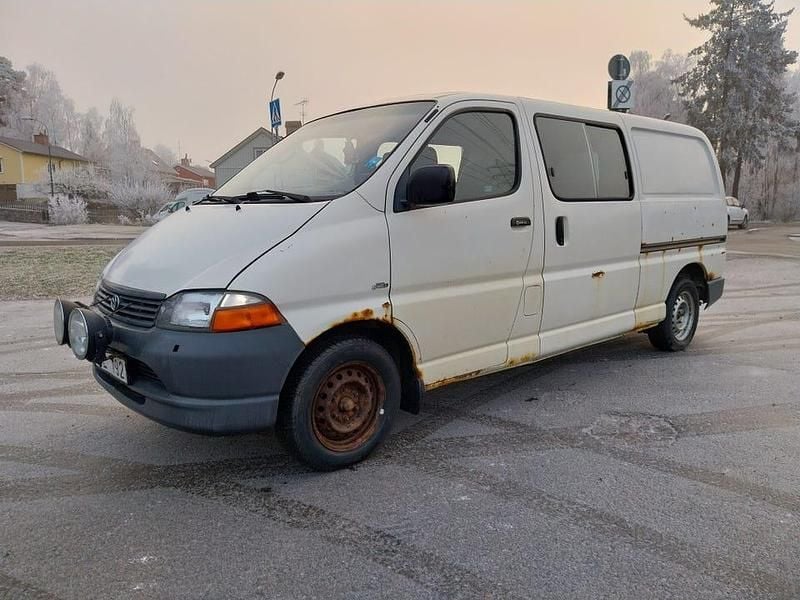 Begagnad 2004 Toyota HiAce Van | 55 000 kr - Bild 1/4