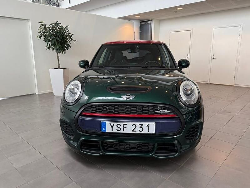 Begagnad Mini John Cooper Works 231 HK (169 kW) 2018 British racing green Halvkombi