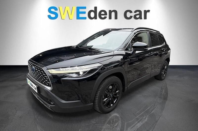Svart Begagnad 2024 Toyota Corolla Cross Style SUV | 349 900 kr (Superpris) - Bild 1/4