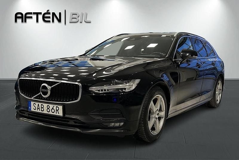 Begagnad Volvo V90 Momentum 190 HK (139 kW) 2019 Svart Kombi
