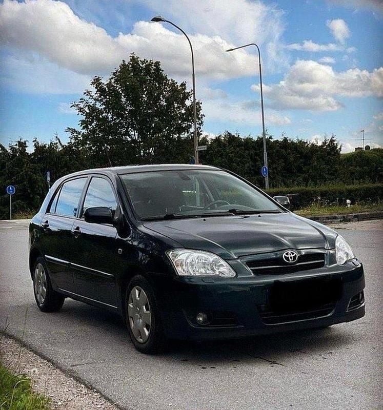 Svart Begagnad 2005 Toyota Corolla Halvkombi | 45 000 kr (Marknadspris) - Bild 1/4