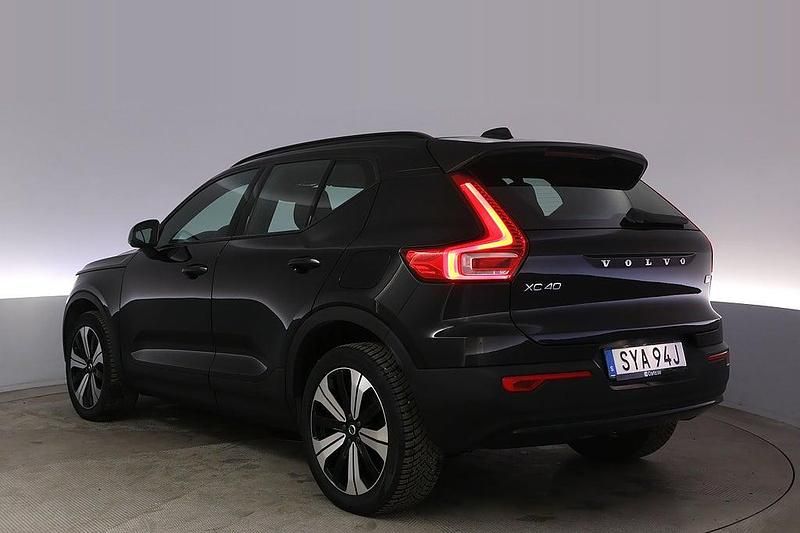 Begagnad Volvo XC40 Core 185 kW (252 HK) 2022 Svart SUV
