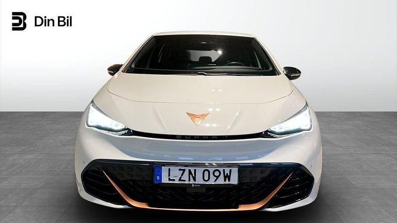 Begagnad Cupra Born 169 kW (231 HK) 2022 Vit (glacial white metallic) Halvkombi