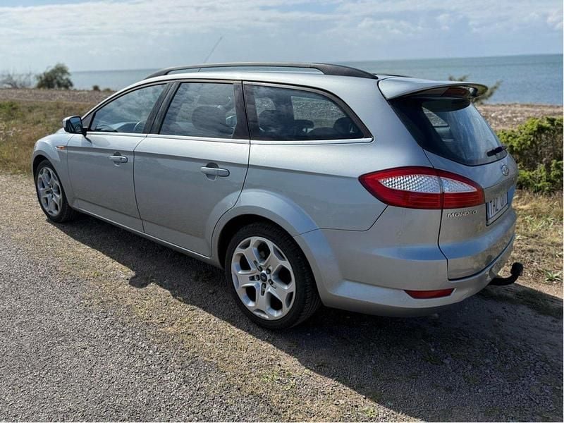 Grå Begagnad 2008 Ford Mondeo Titanium Kombi | 43 500 kr (Dyr) - Bild 1/4
