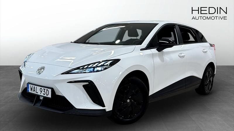 Vit (white) Begagnad 2023 MG MG4 EV Halvkombi | 259 900 kr - Bild 1/4