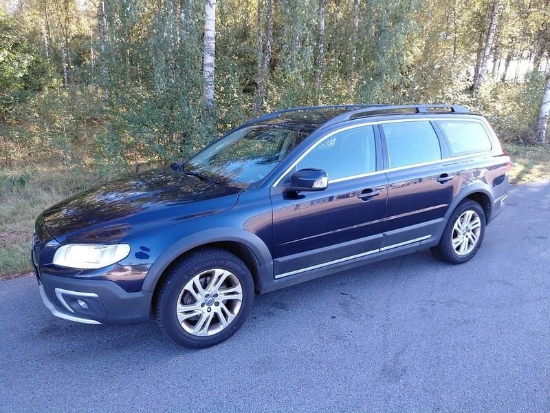 Blå Begagnad 2016 Volvo XC70 Momentum SUV | 84 000 kr - Bild 1/4