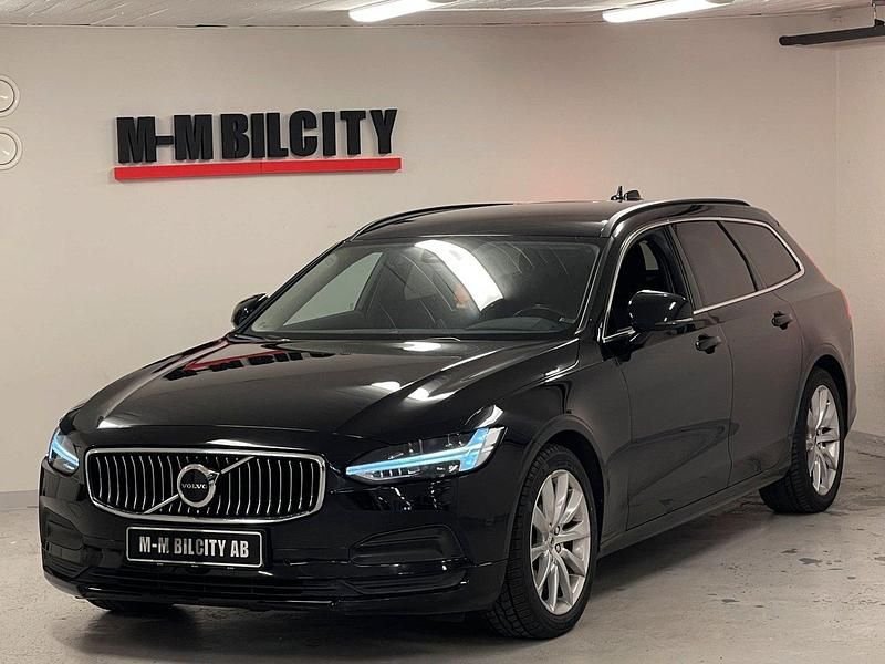 Svart Begagnad 2022 Volvo V90 Momentum Kombi | 209 900 kr (Marknadspris) - Bild 1/4