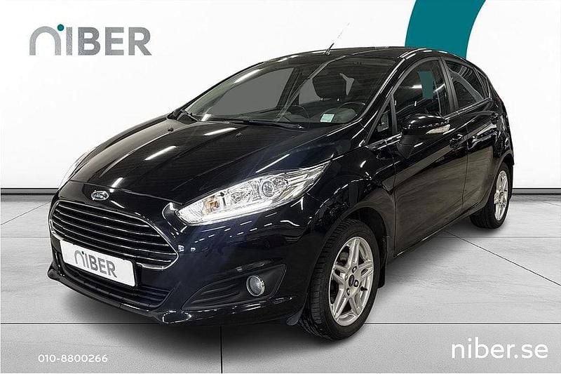 Svart Begagnad 2013 Ford Fiesta Titanium Halvkombi | 74 900 kr (Bra pris) - Bild 1/4