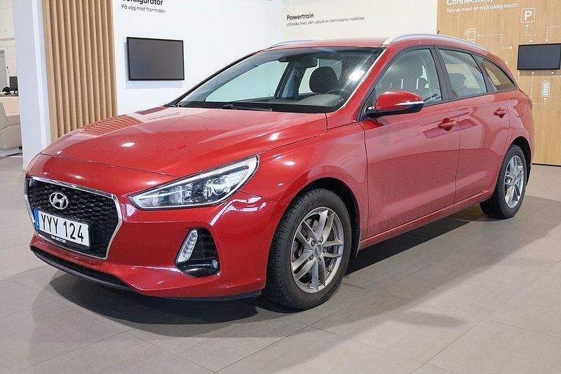 Röd Begagnad 2017 Hyundai i30 Comfort Kombi | 129 900 kr (Marknadspris) - Bild 1/3