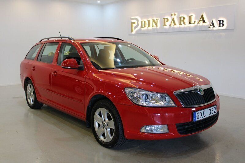 Röd Begagnad 2011 Skoda Octavia Kombi | 59 900 kr (Marknadspris) - Bild 1/4