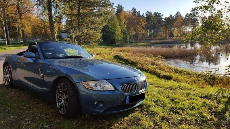 Blå Begagnad 2004 BMW Z4 Cab | 85 000 kr - Bild 1/4