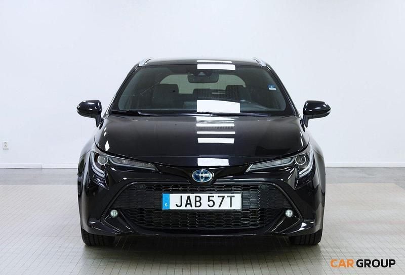 Svart Begagnad 2022 Toyota Corolla Style Kombi | 179 900 kr (Marknadspris) - Bild 1/4