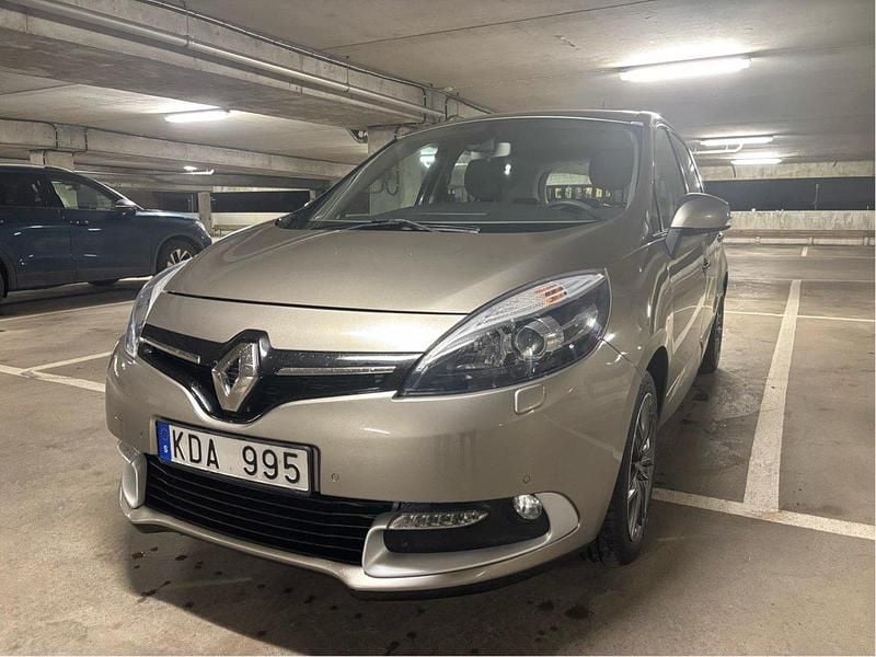 Brun Begagnad 2012 Renault Scénic III Minibuss | 54 900 kr (Bra pris) - Bild 1/4