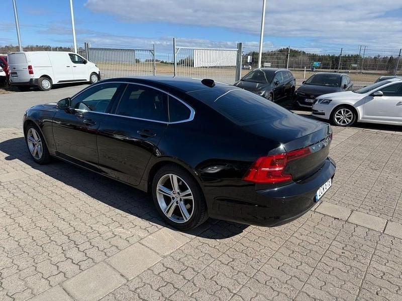 Begagnad Volvo S90 Momentum 150 HK (110 kW) 2017 Svart Sedan