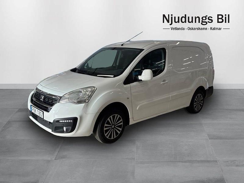 Vit Begagnad 2017 Peugeot Partner Van | 84 900 kr (Marknadspris) - Bild 1/4