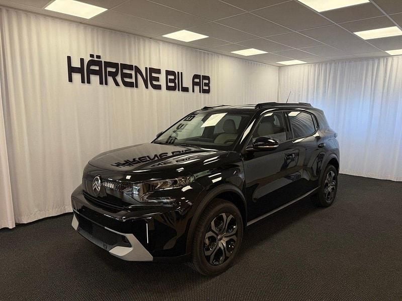Svart (svart perla nera metallic) Ny 2025 Citroën e-C3 Aircross SUV | 342 890 kr - Bild 1/4