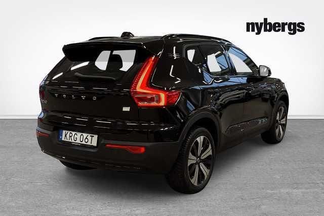 Begagnad Volvo XC40 Core 175 kW (238 HK) 2023 Svart SUV