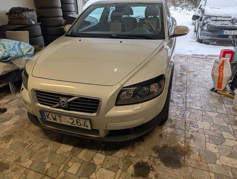 Begagnad 2009 Volvo C30 Halvkombi | 39 900 kr (Marknadspris) - Bild 1/4