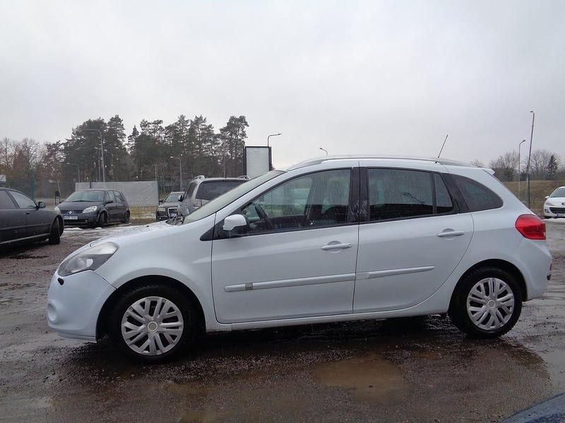 Begagnad Renault Clio IV 103 HK (75 kW) 2012 Vit Kombi