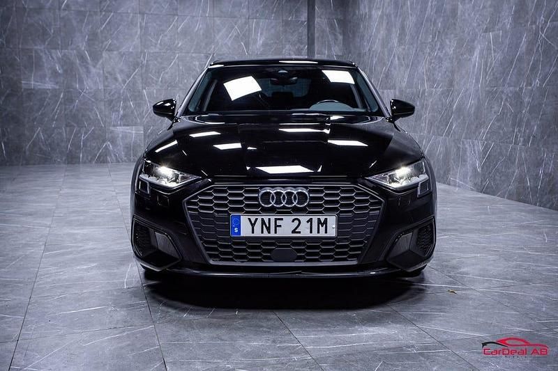 Begagnad Audi A3 Comfort 150 HK (110 kW) 2023 Svart Sedan