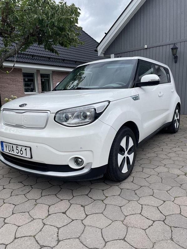 Vit Begagnad 2019 Kia Soul EV 3 SUV | 109 000 kr (Superpris) - Bild 1/4