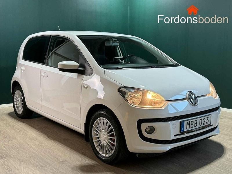 Vit Begagnad 2014 VW up! high up! Halvkombi | 59 800 kr (Marknadspris) - Bild 1/3