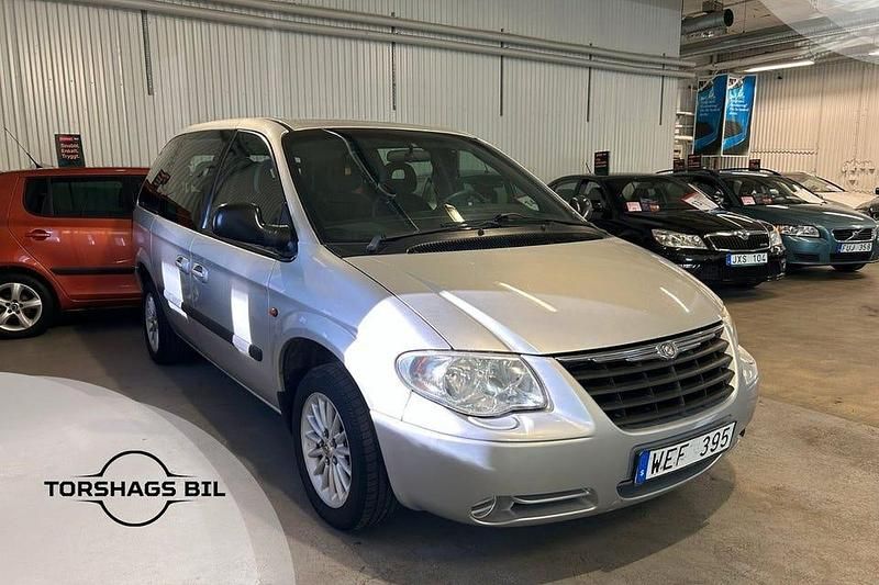 Silver Begagnad 2005 Chrysler Voyager Minibuss | 59 900 kr (Marknadspris) - Bild 1/3