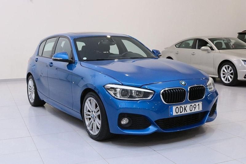 Blå Begagnad 2016 BMW 118 M Sport Halvkombi | 145 000 kr (Marknadspris) - Bild 1/4