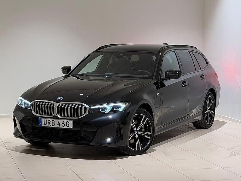 Ny BMW 330e M Sport 2026 Svart Kombi