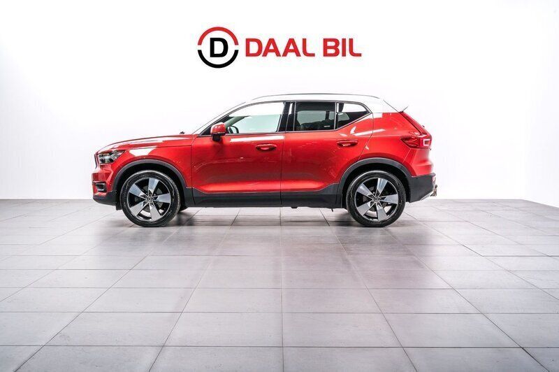 Röd Begagnad 2018 Volvo XC40 Momentum SUV | 279 700 kr (Lite dyr) - Bild 1/4