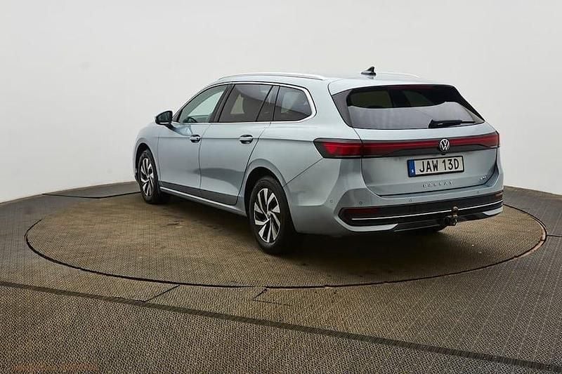 Begagnad VW Passat 150 HK (110 kW) 2024 Silver Kombi