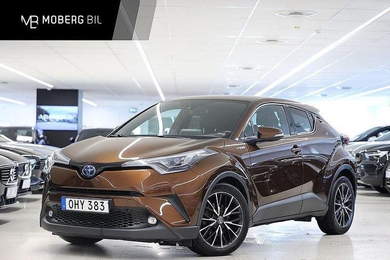 Brun Begagnad 2018 Toyota C-HR Executive SUV | 209 900 kr (Marknadspris) - Bild 1/3